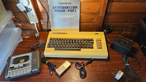 Commodore VIC-20 & 3 SPIELE MICRO HOME COMPUTER KONVOLUT #RS15RB10 - Bild 1 von 13