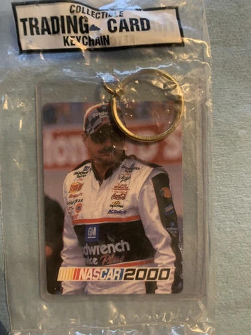 Nascar 2000 Collectible Trading card keychain #3 Dale Earnhardt Cover