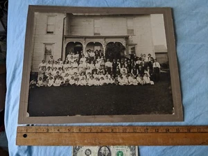 Vintage Antik Foto Familientreffen Anfang Jahrhundert Bauernhof Original s/w Photo 11x14 - Bild 1 von 6