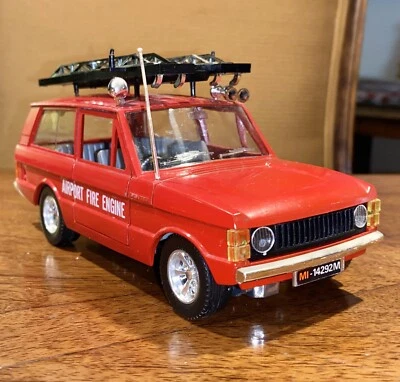Vtg Bburago Range Rover Airport Fire Engine Model Truck 1/24 Scale - Image 1 of 4