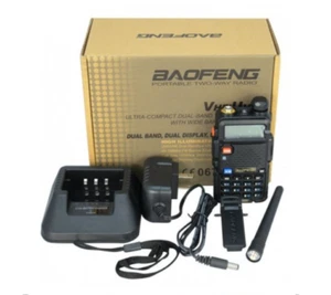 BAOFENG UV-5R VHF/UHF RADIO 5W RICETRASMITTENTE DUAL BAND 400-520 Mhz SOFTAIR - Foto 1 di 9