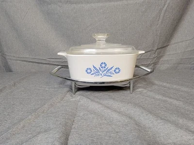Vintage Corning Ware 1.5 Quart Blue Cornflower Casserole Dish with lid & Trivet - Image 1 of 4