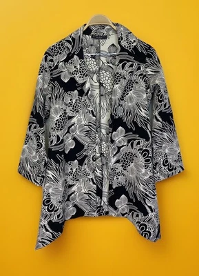 Jaqueta feminina Bryn Walker estampa frontal aberta XS Lagenlook primavera 2021 - Imagem 1 de 4