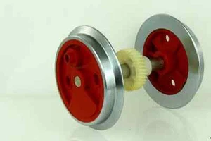 E129401 LGB G Scale STAINZ FR SHORT WHEELS AXLE + GEAR - Picture 1 of 1