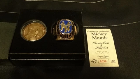Highland Mint Mickey Mantle New York Yankees Bronze Coin & Ring Set #98/2500 Cover