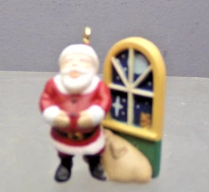 HALLMARK KEEPSAKE MINIATURE CHRISTMAS MEMBERSHIP ORNAMENT 1997 JOLLY OLD SANTA - Picture 1 of 4