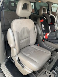 Chrysler Grand Voyager 2003 Middle Centre RH Seat - Behind the driver - Picture 1 of 1