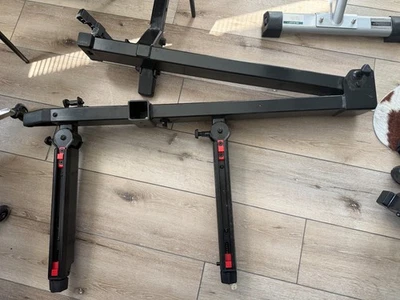 Base oscilante Yakima Exo  Foto 1 de 3