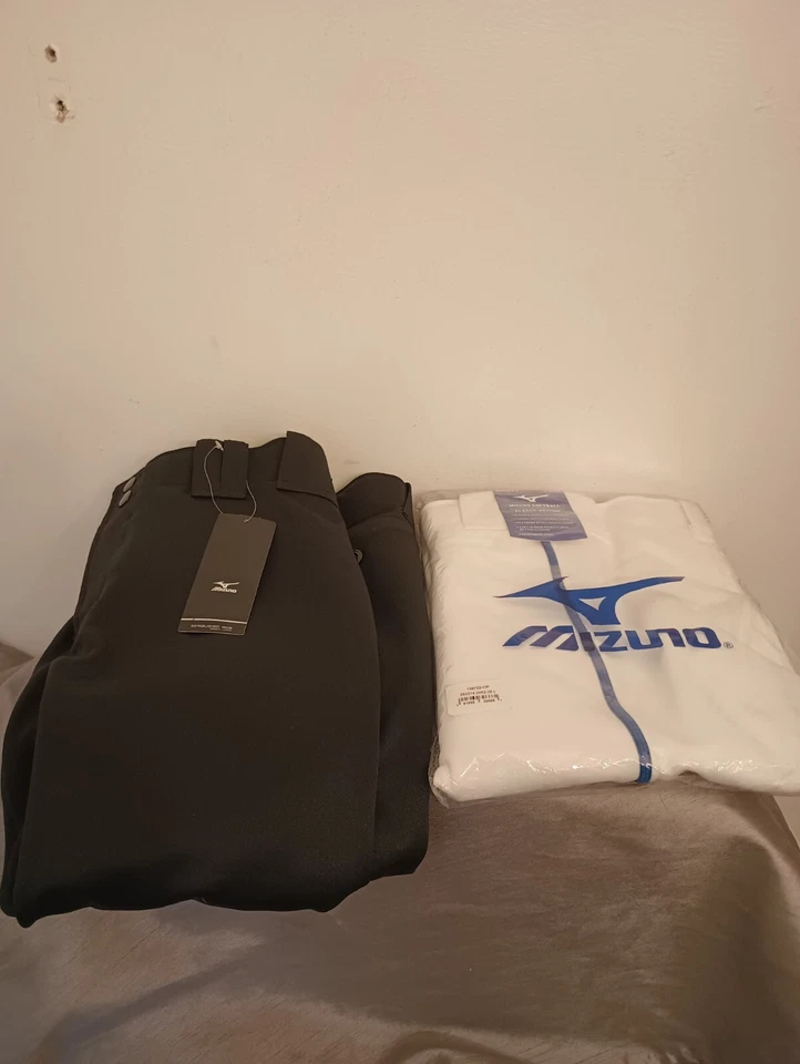 Lote Pantalones de Softbol Mizuno Para Mujer Adulto Grandes Blancos con Rayas Azul Marino y Negros  Foto 1 de 4