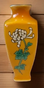 ANTIQUE JAPANESE MEIJI PAINTED CHRYSANTHEMUMS POTTERY MINIATURE VASE 3” TALL - Picture 1 of 13