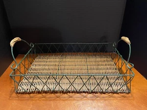 Green wire and woven wicker with handles rectangle basket Carrying Tray - Bild 1 von 5