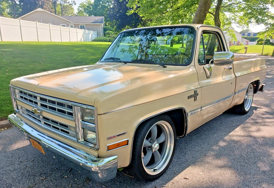 1987 Chevrolet C-10  - Image 1 of 4