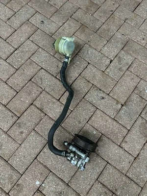 2007-2012 雷克萨斯 ES350 动力转向泵总成正版原始设备制造商 4431033170 — 第 1/4 张图片