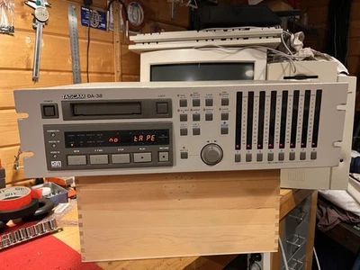 TASCAM  DA-38  Tascam DA-38 ,  8 tracks  Recorder - Imagen 1 de 4