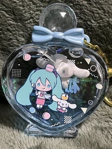 Hatsuni Miku x Cinnamoroll Puka Puka Hanger Keychain - Picture 1 of 8