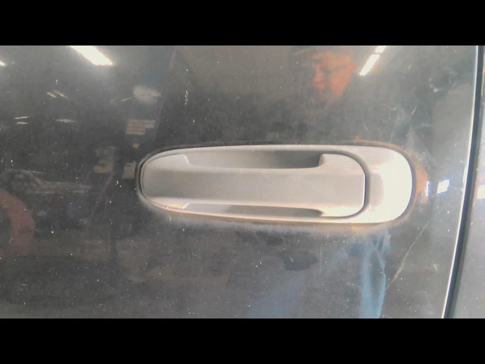 Used Rear Exterior Door Handle fits: 2007 Dodge Dakota rear door Club Cab 4 Dr R - Image 1 of 4