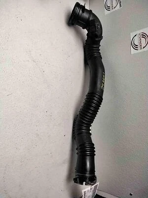2013 BMW 528I Air Intake Tube/resonator AIR INTAKE TUBE 13717612095 — 第 1/2 张图片