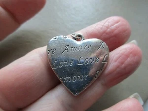 DE COLECCIÓN RETRO TONO PLATA AMORE FLORES AMOR CORAZÓN COLGANTE DÍA DE SAN VALENTÍN - Imagen 1 de 2