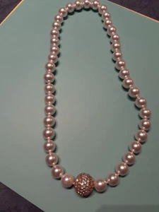 artifcial white pinkish pearls necklace - Picture 1 of 1