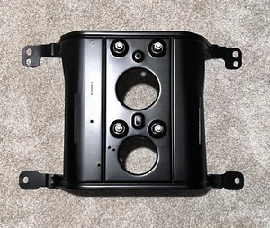 1999 2000 2001 2002 GM TAHOE SILVERADO YUKON CENTER CONSOLE MOUNTING BRACKET OEM - Picture 1 of 2