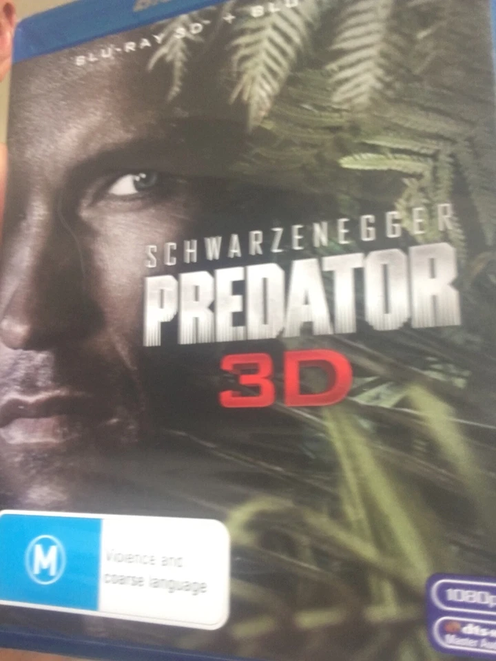 New Predator 3D + 2d blu ray Arnold Schwarzenegger - Image 1 of 1