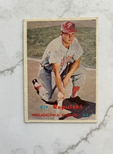 DCC: 1957 Topps Rip Repulski Philadelphia Phillies #245 VG - Bild 1 von 2