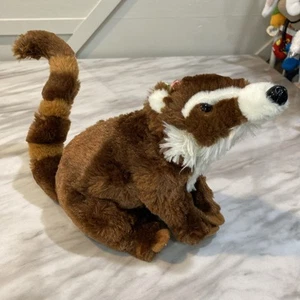 Banana Bay Plush Mama Coati Badger Stuffed Exotic Animal 11” No Sounds - Imagen 1 de 13