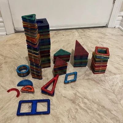 MagnaTiles Picasso Tiles Lot of 153 Pieces Mixed Shapes Squares Triangles - Image 1 of 4