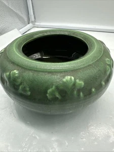 Hampshire Pottery verde opaco 5 1/2 x 3" ciotola bassa design foglie e cime senza crepe - Foto 1 di 7