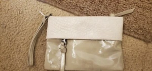 Simply Vera Wang Wristlet Clutch Purse Cream Tan Patent HandBag Organizer Wallet - Picture 1 of 1
