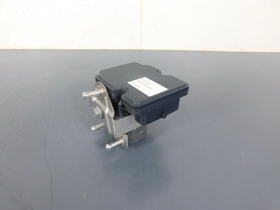 2016 13 14 15 16 保时捷 981 Cayman GT4 ABS 制动泵模块 #2049 B1 — 第 1/4 张图片