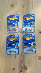 Hotwheels Vulture Roadster + Ford GT-90 + Scorchin' Scooter + '63 Corvette - Imagen 1 de 2