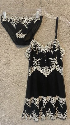 Wacoal 814191 Cami Top And Panty Black Ivory Sz Small - Image 1 of 4
