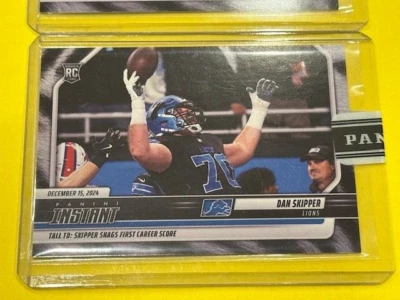 Dan Skipper 2024 Panini Instantáneo NFL #217 Tigre Blanco/5 Novato RC Detroit Lions Foto 1 de 4