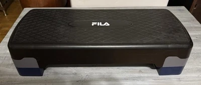 "Plataforma de ejercicio aeróbico Fila Step con elevadores 26""x11""" Foto 1 de 3
