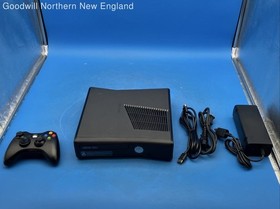 Microsoft Xbox 360 S 250GB Model 1439 Video Game Console Bundle w/One Controller
