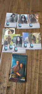 2023 CRYPTOZOIC OUTLANDER TEMPORADA 5 9 TARJETAS VIAJERO EN EL TIEMPO JUEGO DE INSERCIONES + ENVOLTURA - Imagen 1 de 1