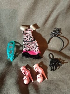 MONSTER HIGH G1 ACCESORIOS: OUTFIT de Muñeca LAGOONA BLUE "BLACK CARPET" CINE - Imagen 1 de 1