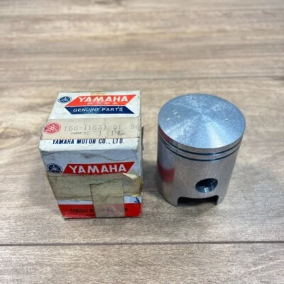 NEW YAMAHA OEM NOS PISTON / 166-11631-01 / STD 1969-70 L5T 1967 YL2 1968 YLCM - Image 1 of 2