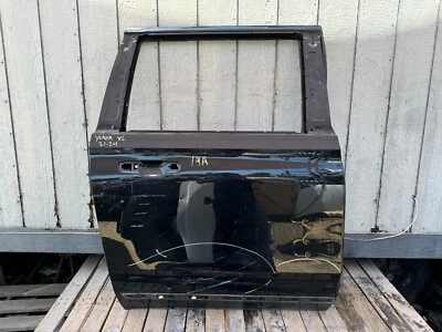 GMC YUKON XL 2021 2022 2023 2024 CARCASA PUERTA TRASERA DERECHA Foto 1 de 4