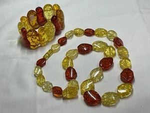 Jewellery Gorgeous Modern Set of Acrylic Beaded Necklace & Bracelet - Picture 1 of 7