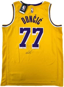 LUKA DONCIC #77 SIGNED LOS ANGELES LAKERS SWINGMAN BASKETBALL JERSEY PSA/DNA - Picture 1 of 2