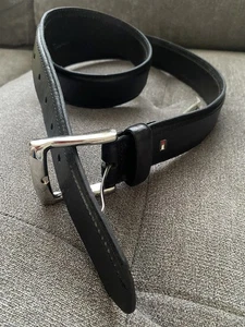 Tommy Hilfiger Men’s Black Leather Belt Size S 30/32 NWT $52.50 - Picture 1 of 5