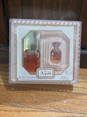 Винтажный Forever Krystle духи/парфюмерная вода и туалетная вода подарочный набор от Carrington - Изображение 1 из 4