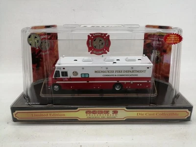 CODE3 COLECCIONABLES 1/64 DEPARTAMENTO DE BOMBEROS DE MILWAUKEE DIECAST EL - Imagen 1 de 4