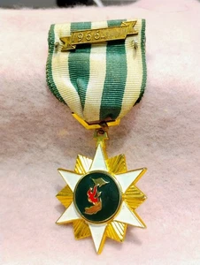 1966- ~ CHIEN-DICH VIETNAM BOI-TINH MEDAL - Picture 1 of 2