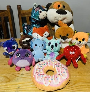 Confezione 12x Peluche Morbido: Include Hatchimal, Glitzies, Flop’ems. Ottime condizioni - Foto 1 di 24