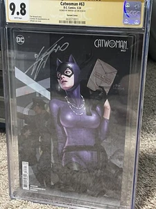 Catwoman #63 Inhuyk Lee Variant CGC 9.8 Signed By Inhyuk Lee - Picture 1 of 3