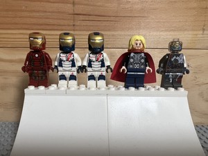 Lego Minifigures Only Super Heroes Age of Ultron Attack on Avengers Tower 76038