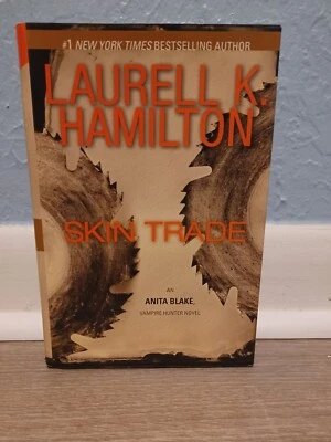 Skin Trade: роман охотника на вампиров Аниты Блейк, Лорелл К. Гамильтон в твердом переплете - Изображение 1 из 4